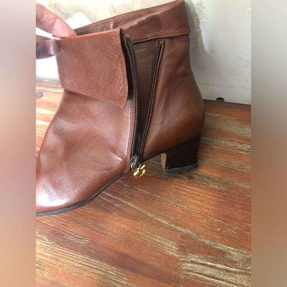 Salvatore Ferragamo women’s leather cognac brown ankle Boots side zip size 7.5 - Picture 9 of 12